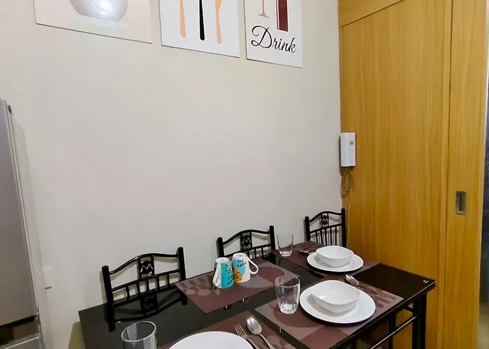 Moa With Balcony Pool View 2 Beds Manila