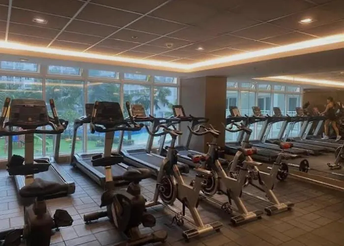 Moa With Balcony Pool View 2 Beds Apartment *