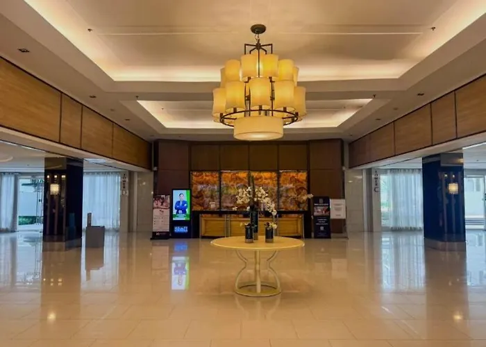 Moa With Balcony Pool View 2 Beds * Manila